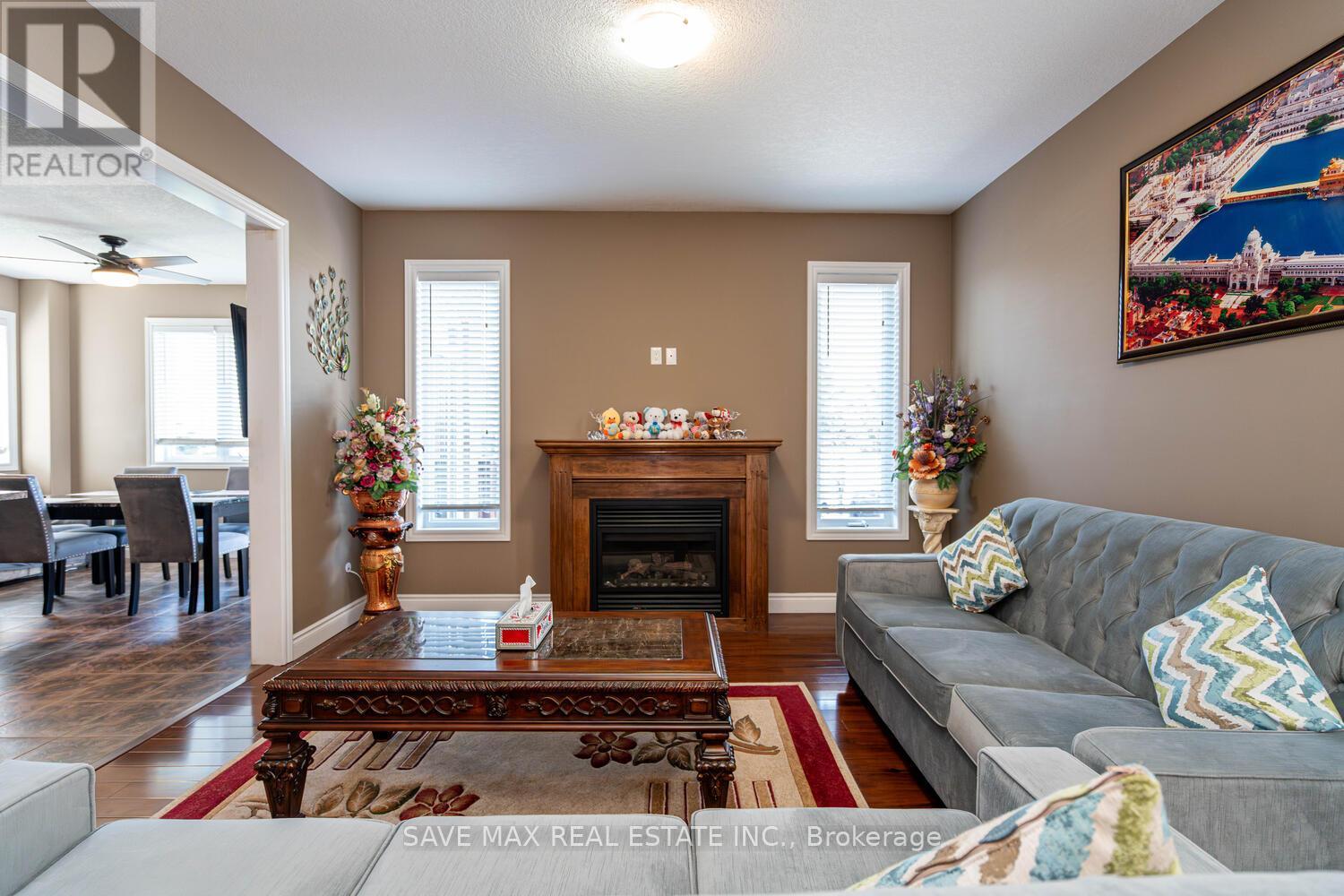 Property at 315 THORNHILL PLACE image 5
