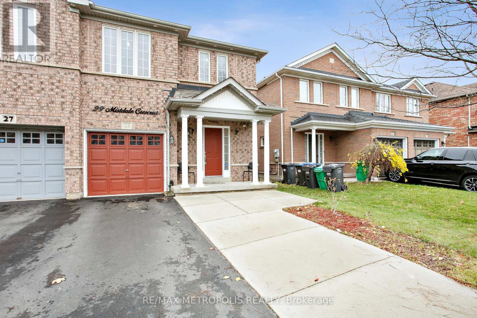 29 Mistdale Crescent, Brampton, Ontario  L7A 1S2 - Photo 1 - W12140408