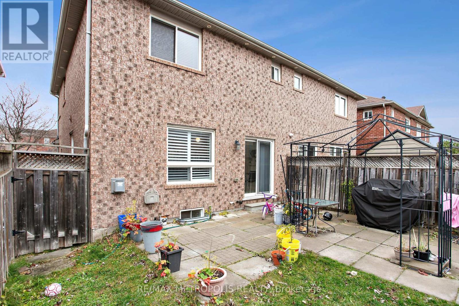 29 Mistdale Crescent, Brampton, Ontario  L7A 1S2 - Photo 44 - W12140408