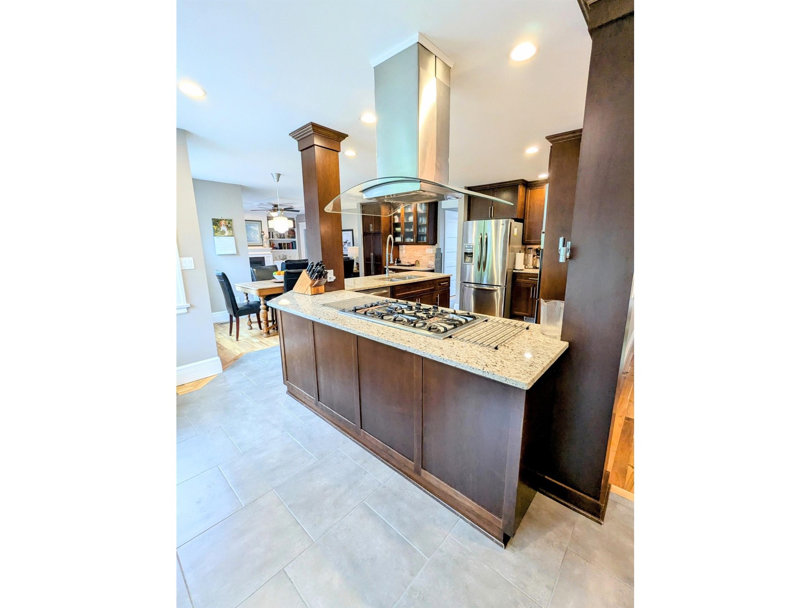 Property at 25072 58 AVENUE image 2