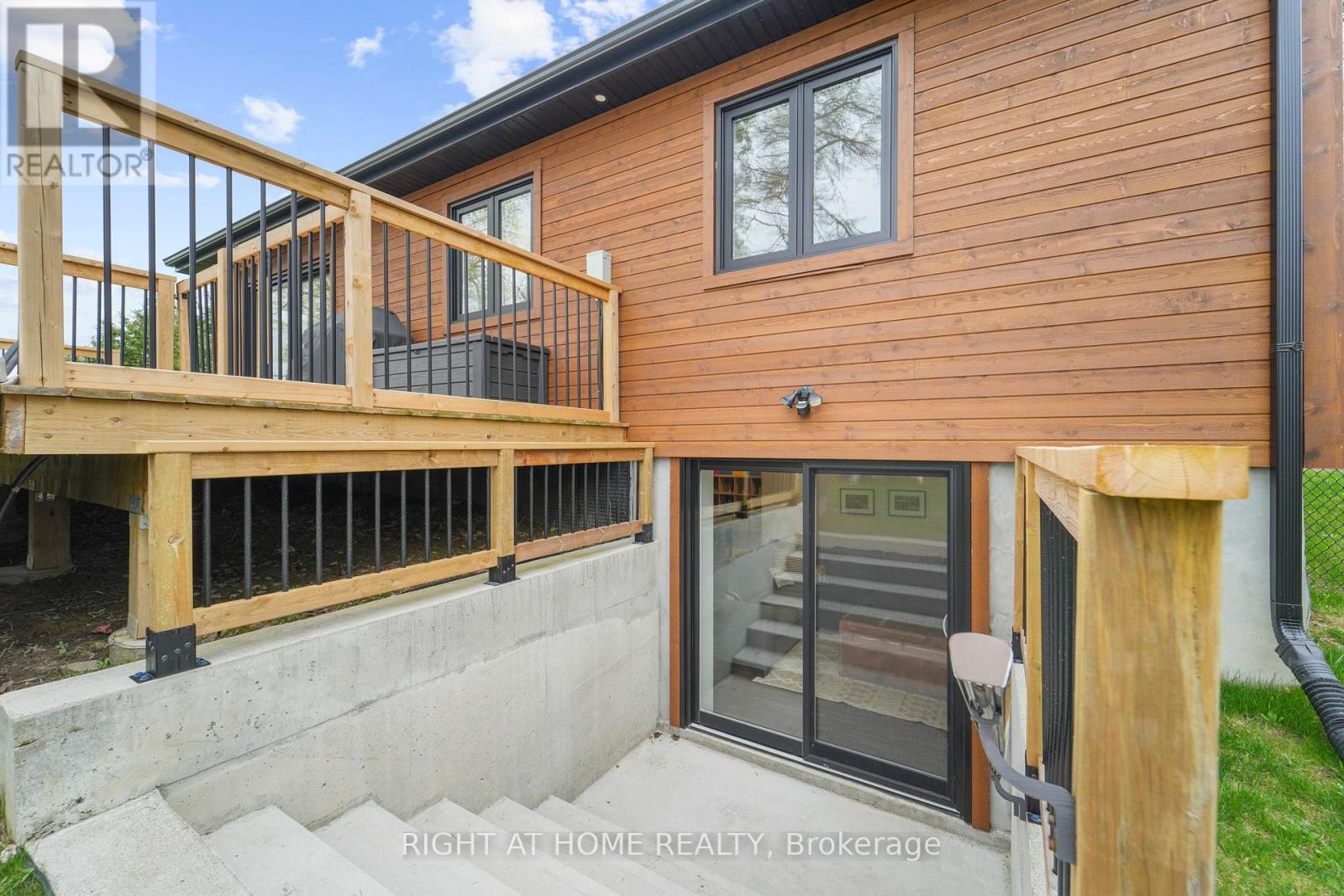 17083 Warden Avenue, Whitchurch-Stouffville, Ontario  L4A 2W1 - Photo 24 - N12129352