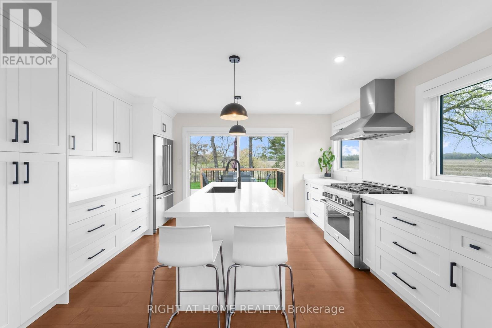 17083 Warden Avenue, Whitchurch-Stouffville, Ontario  L4A 2W1 - Photo 6 - N12129352
