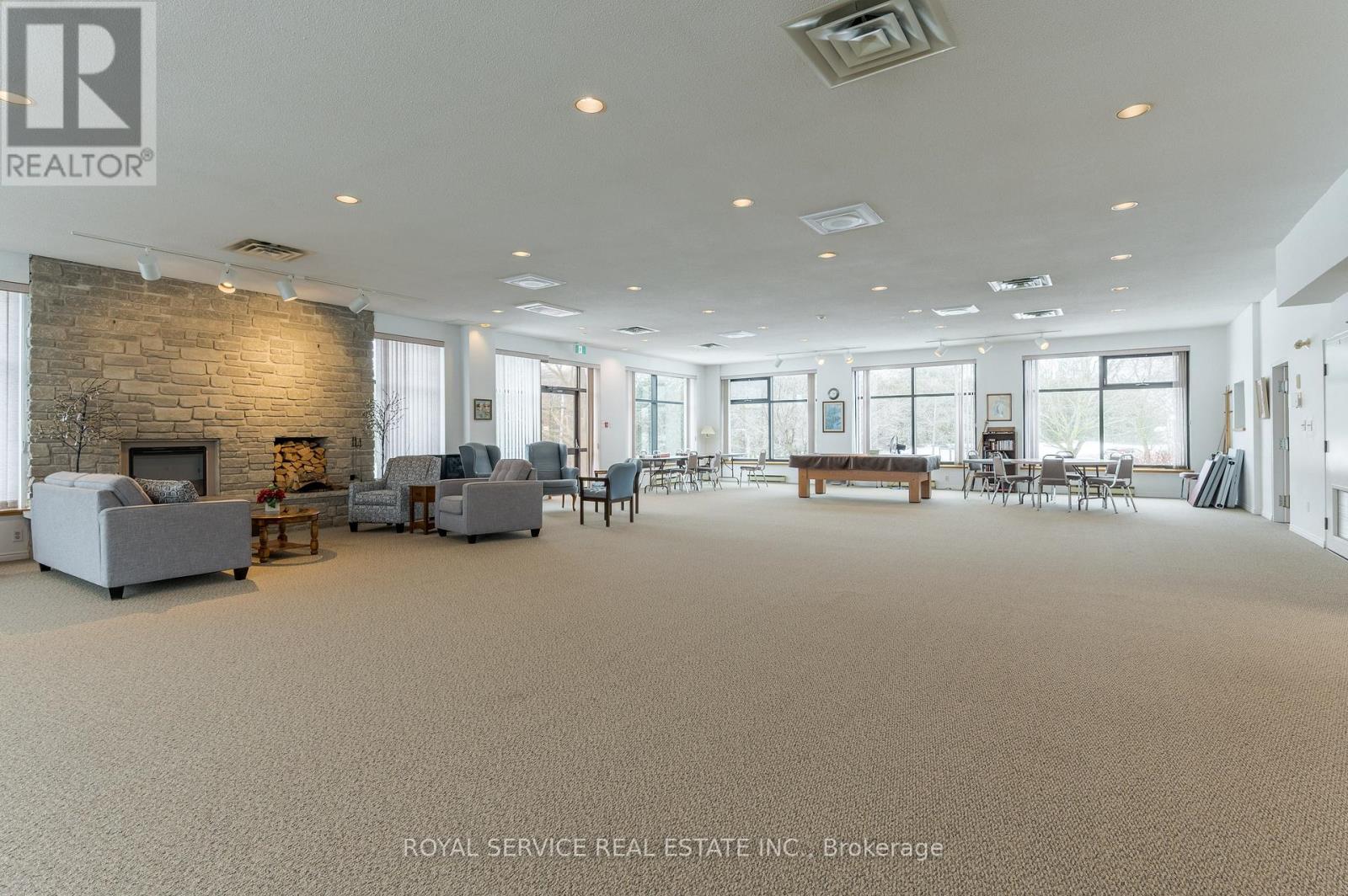 215 - 921 Armour Road, Peterborough East, Ontario  K9H 7K5 - Photo 22 - X12006017