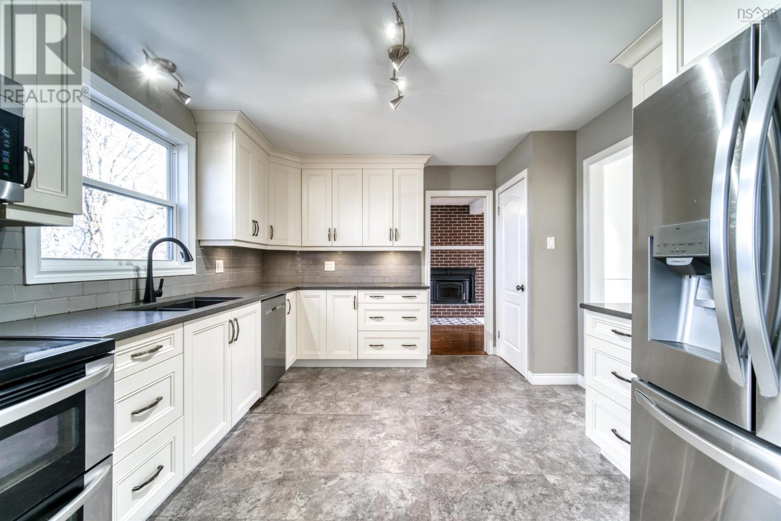 Property at 79 Chandler Drive image 3