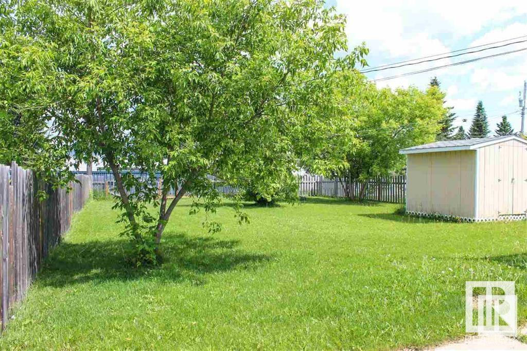 Property at 4713 48 ST image 3
