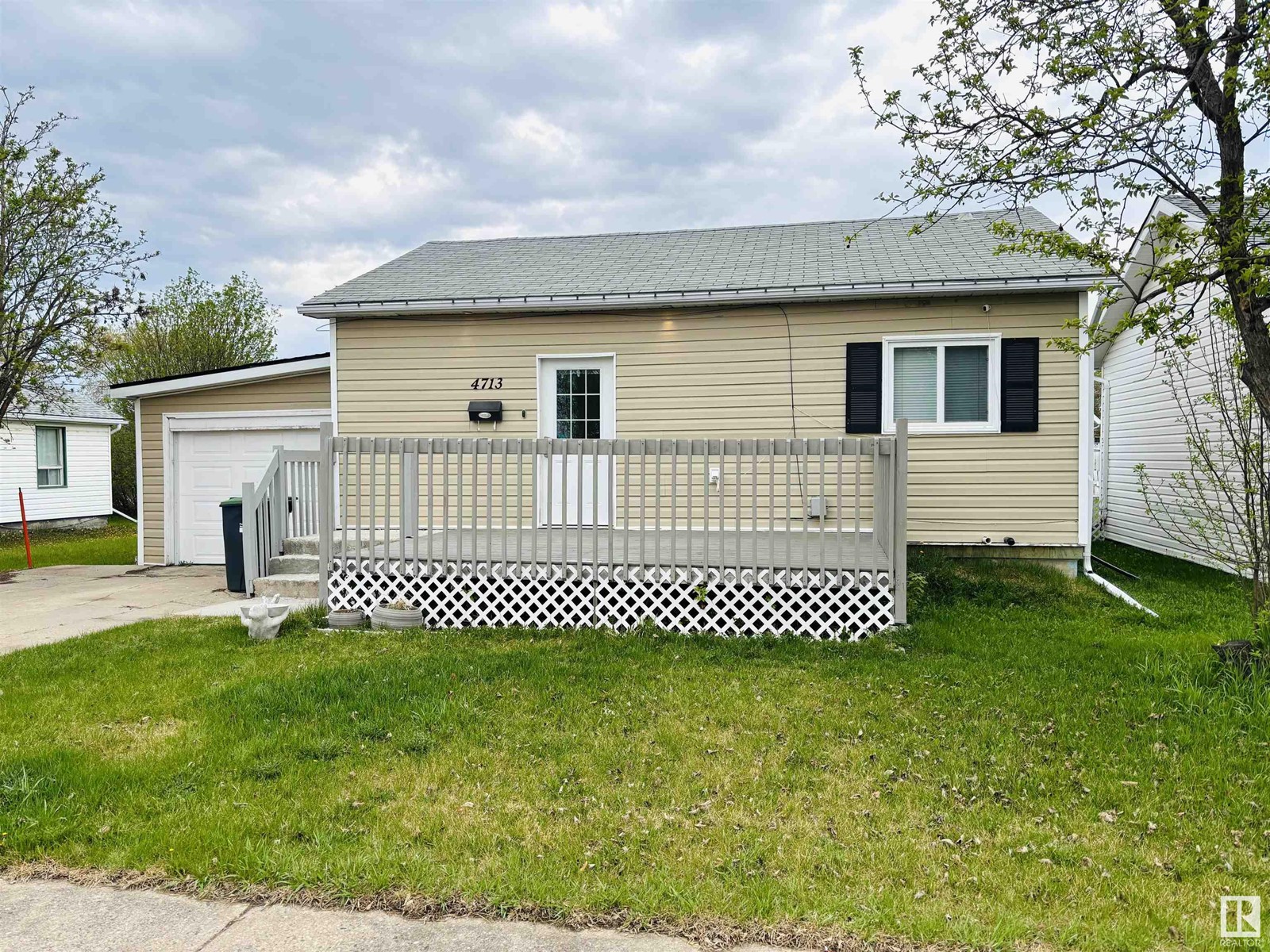 Property at 4713 48 ST image 1