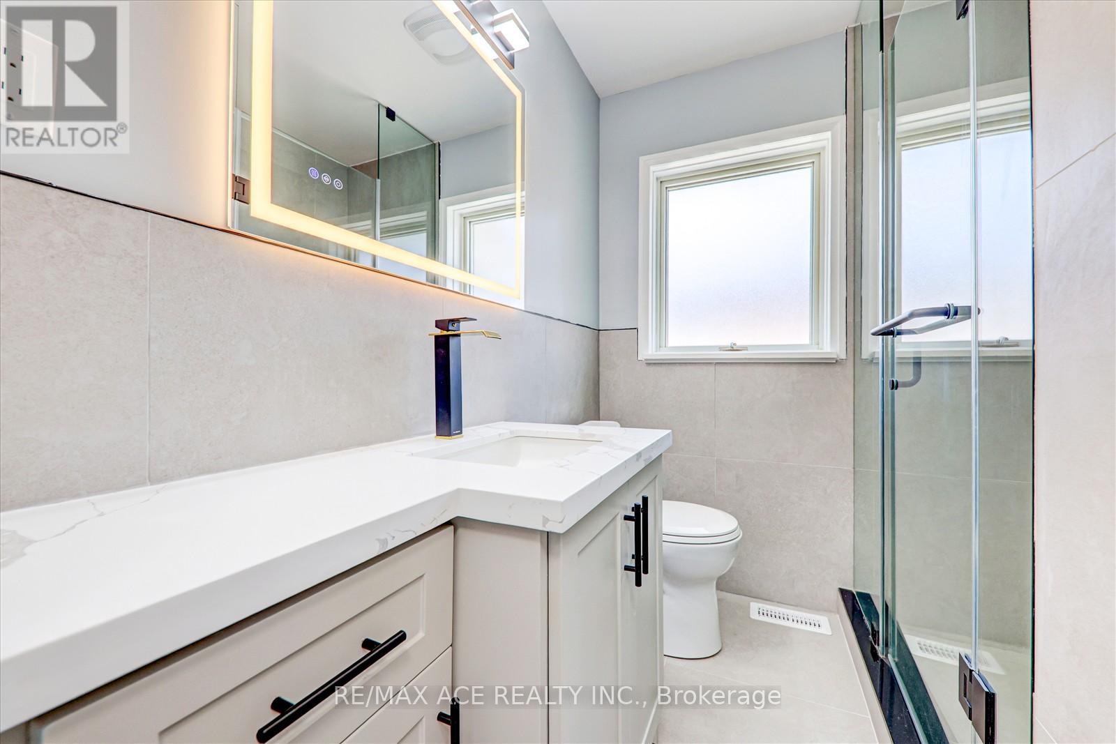 16 Roseglor Crescent, Toronto, Ontario  M1P 3T6 - Photo 15 - E12140416