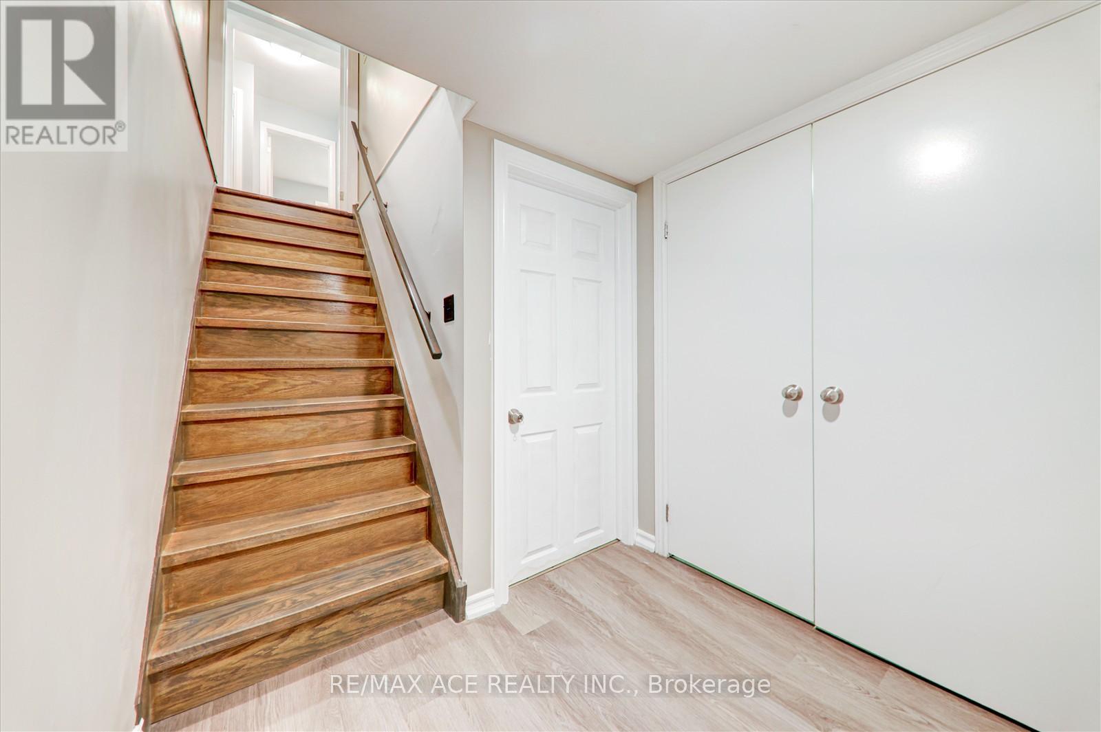 16 Roseglor Crescent, Toronto, Ontario  M1P 3T6 - Photo 19 - E12140416