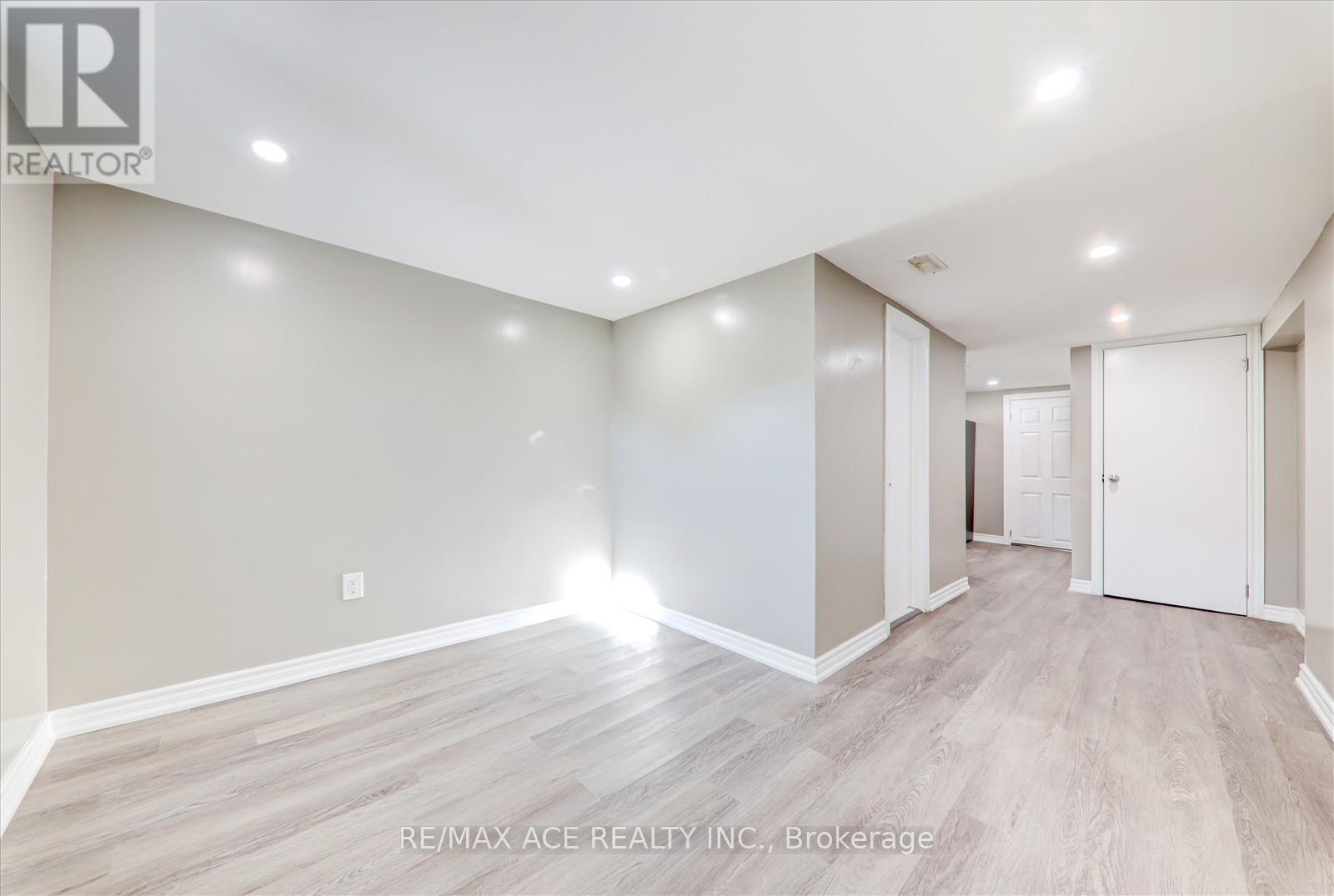 16 Roseglor Crescent, Toronto, Ontario  M1P 3T6 - Photo 26 - E12140416