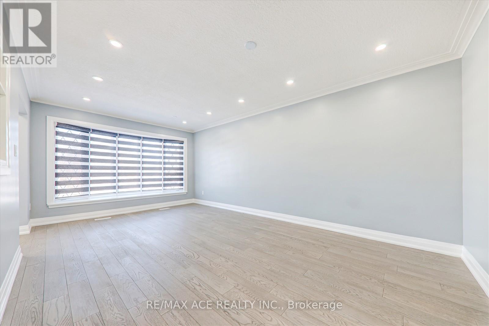 16 Roseglor Crescent, Toronto, Ontario  M1P 3T6 - Photo 9 - E12140416