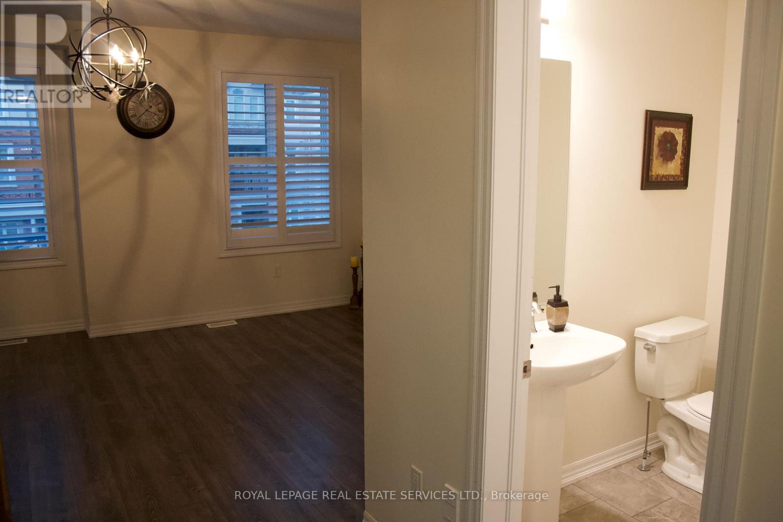 3326 Carding Mill Trail, Oakville, Ontario  L6M 1R7 - Photo 14 - W12140420