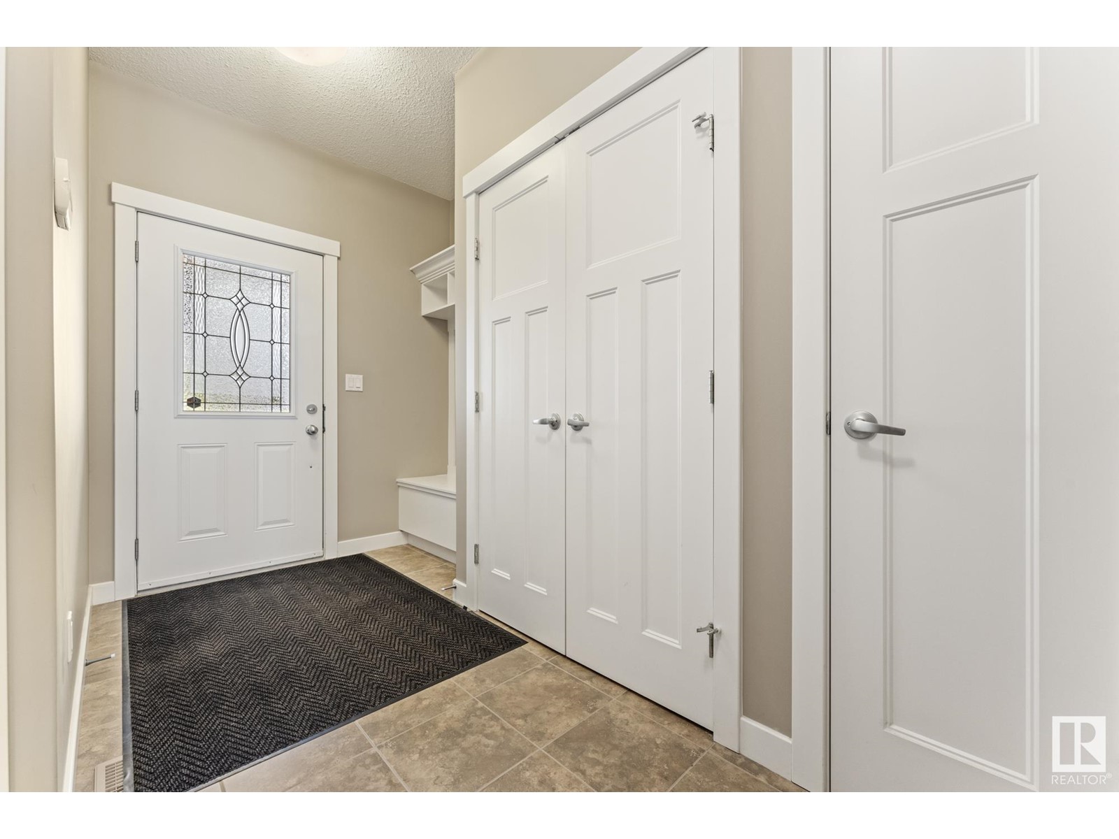 Property at 16905 55 ST NW image 3