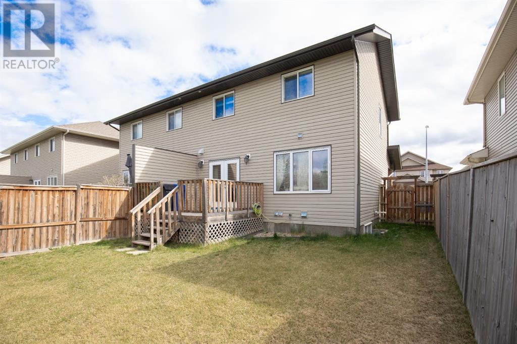 32 Windermere Close, Red Deer, Alberta  T4N 2J8 - Photo 4 - A2219616
