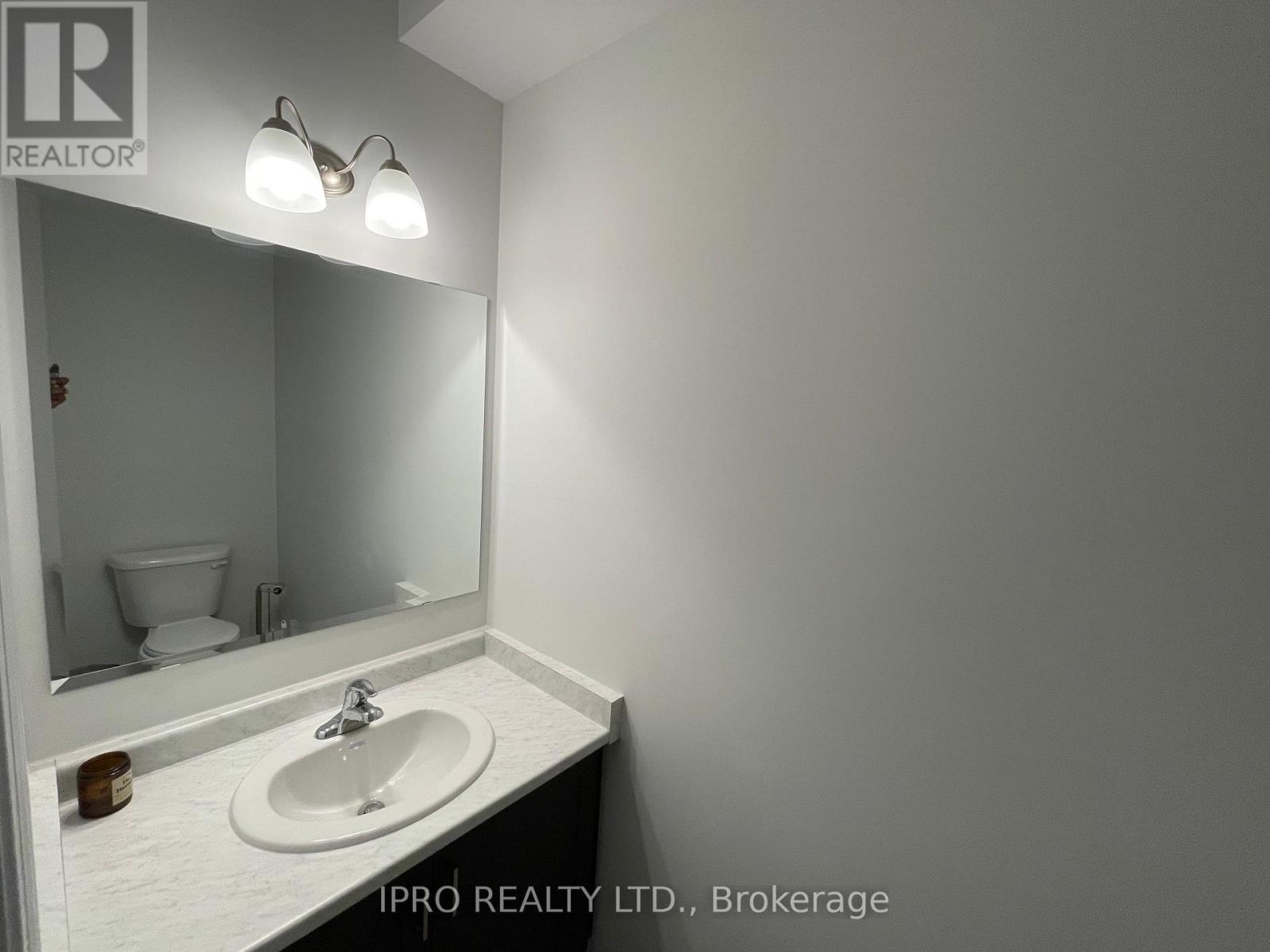 516 Doonwoods Crescent W, Kitchener, Ontario  N2P 0E5 - Photo 18 - X12139140