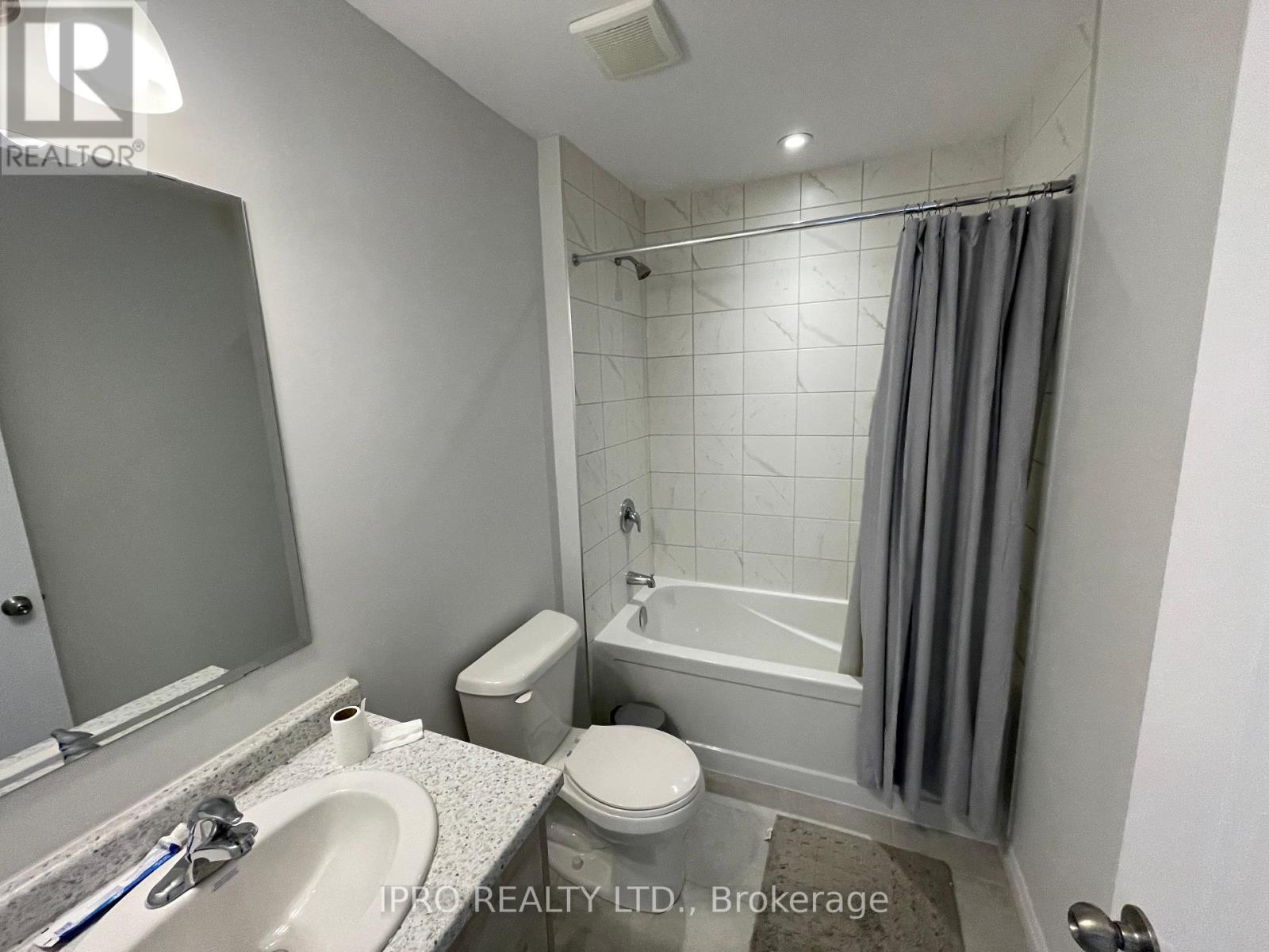 516 Doonwoods Crescent W, Kitchener, Ontario  N2P 0E5 - Photo 25 - X12139140