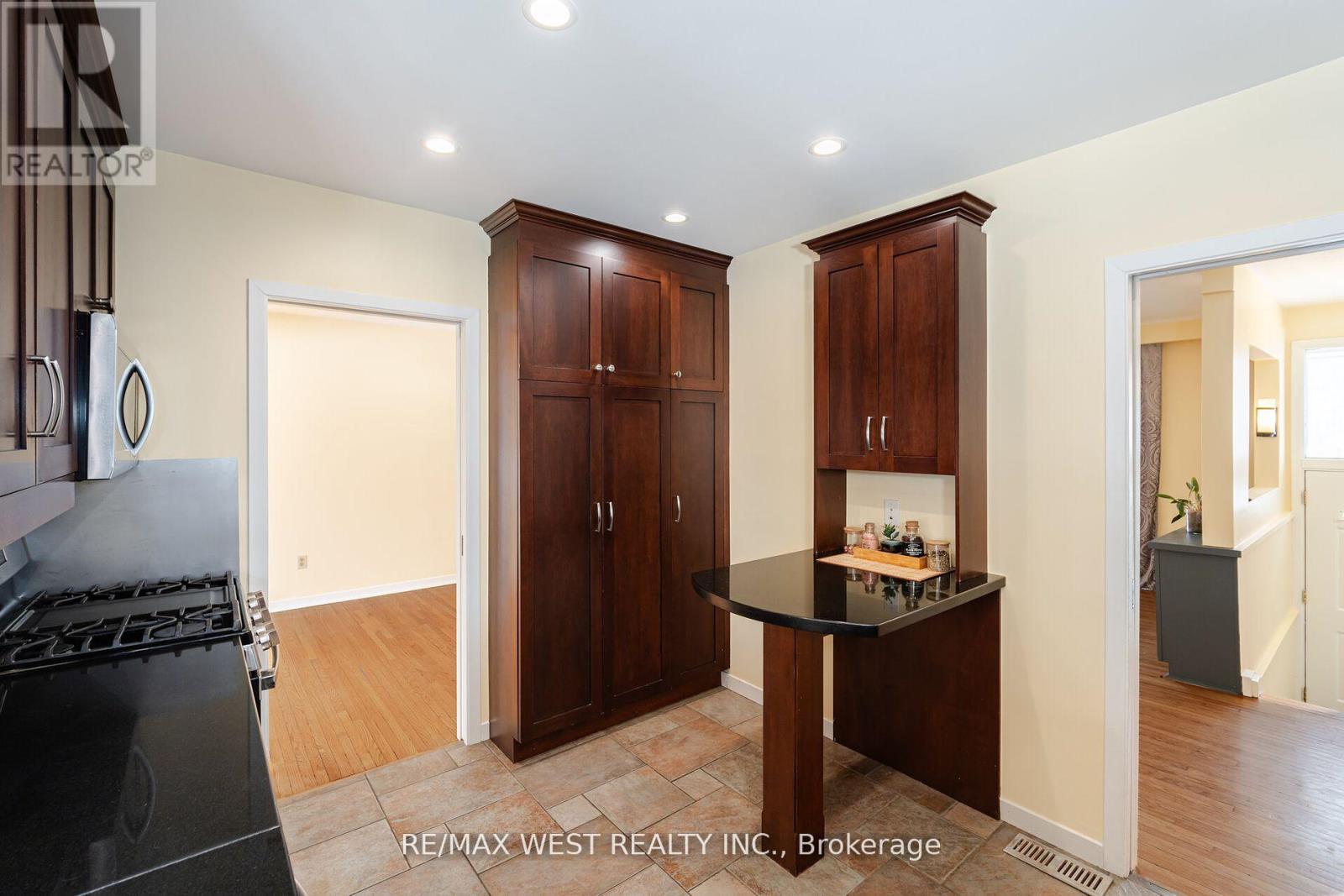 105 Shirley Avenue, Barrie, Ontario  L4N 1N3 - Photo 11 - S12039795