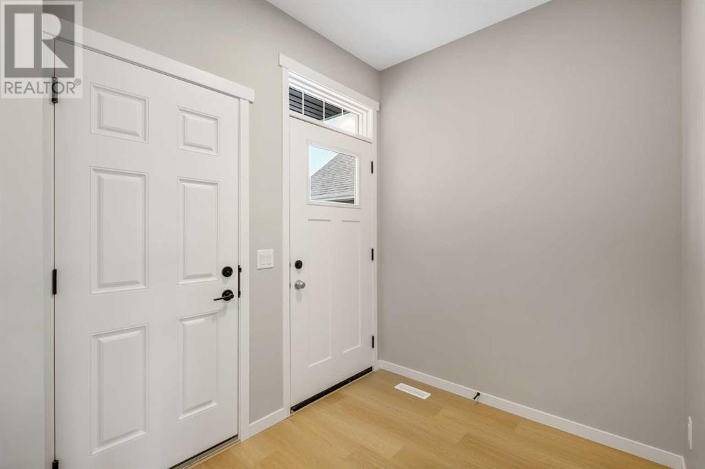 Property at 320 Magnolia Crescent SE image 3