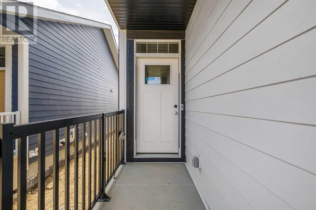 Property at 320 Magnolia Crescent SE image 2