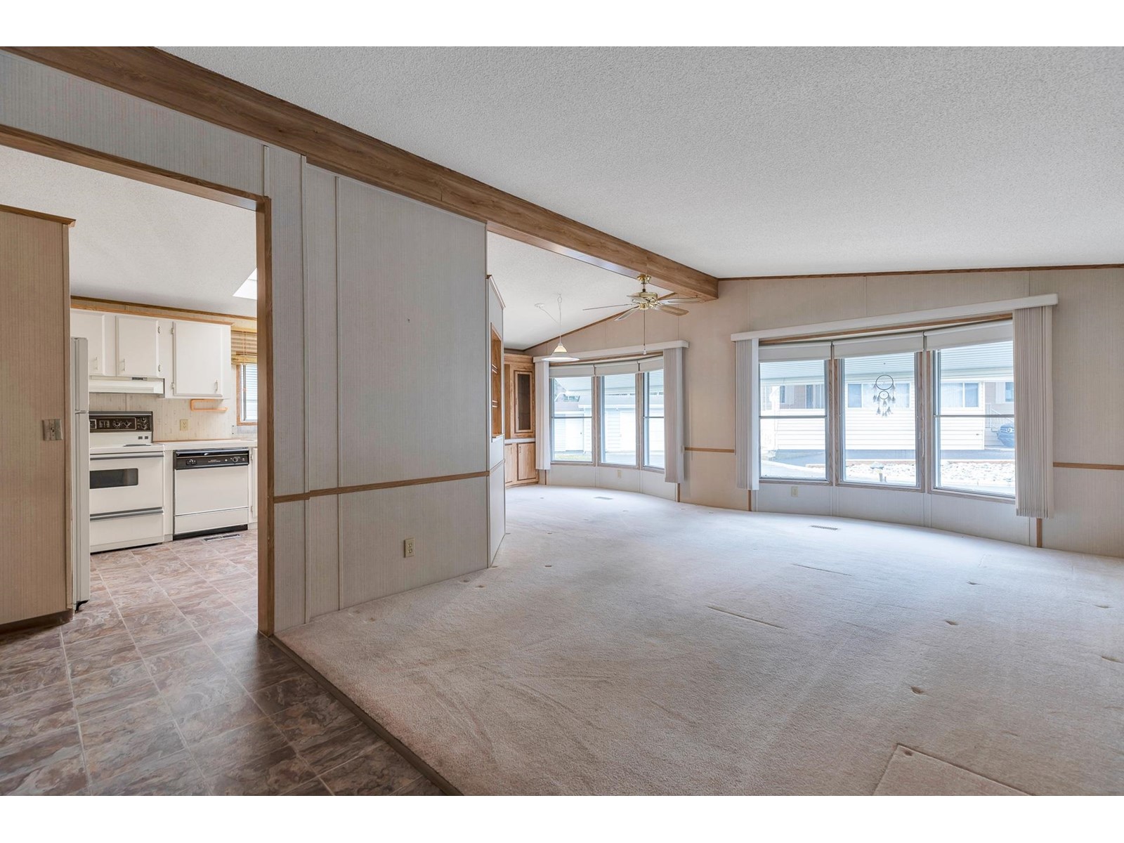 105 2062 King George Highway, Surrey, British Columbia  V4A 5A2 - Photo 5 - R2978305