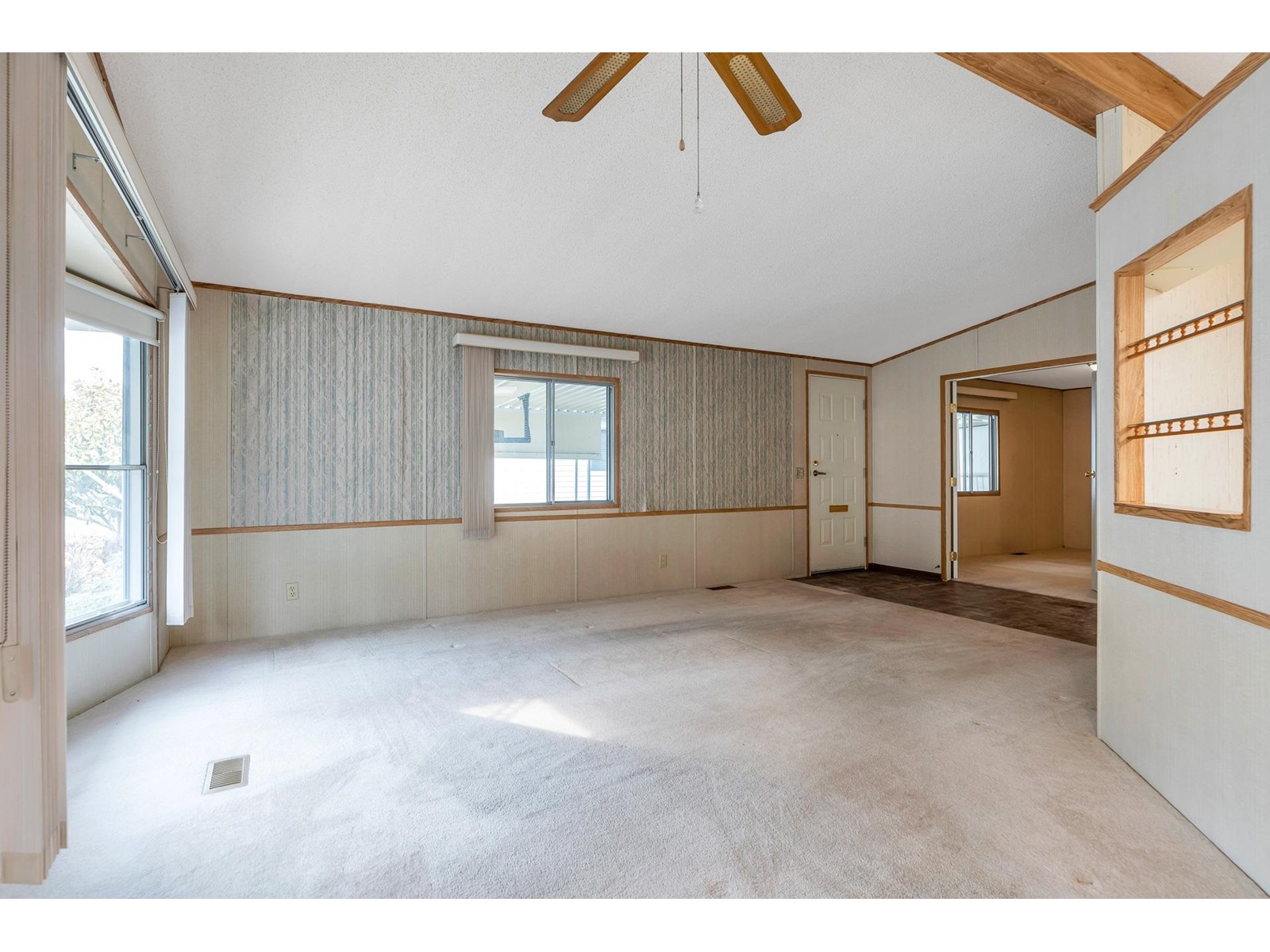 105 2062 King George Highway, Surrey, British Columbia  V4A 5A2 - Photo 9 - R2978305