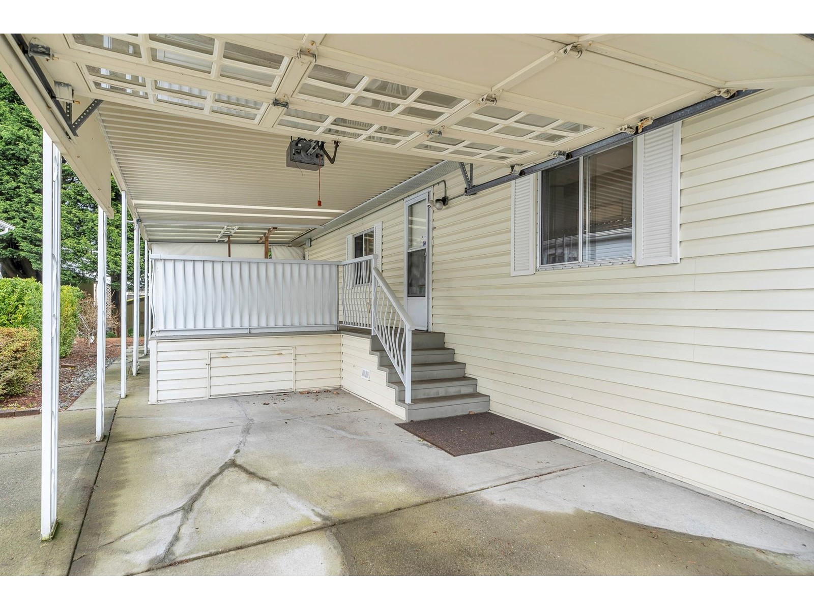 105 2062 King George Highway, Surrey, British Columbia  V4A 5A2 - Photo 4 - R2978305