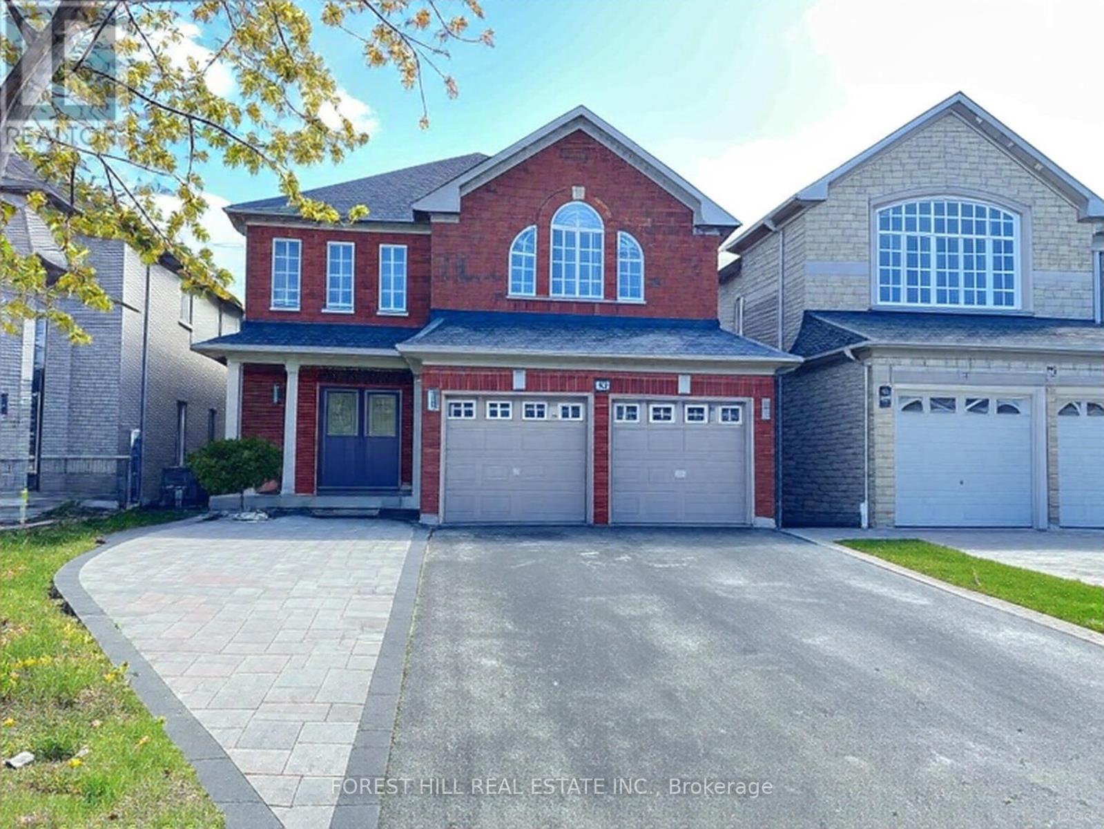 64 Melbourne Drive, Richmond Hill, Ontario  L3Z 1M2 - Photo 1 - N12140434