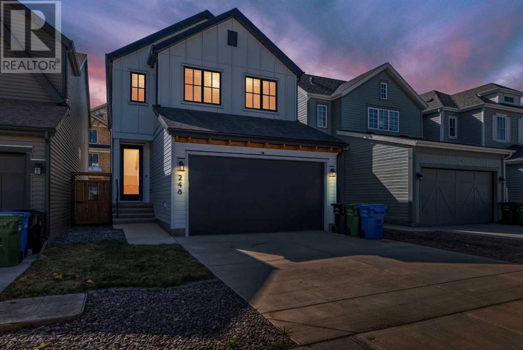 Property at 248 Lavender Manor SE image 2