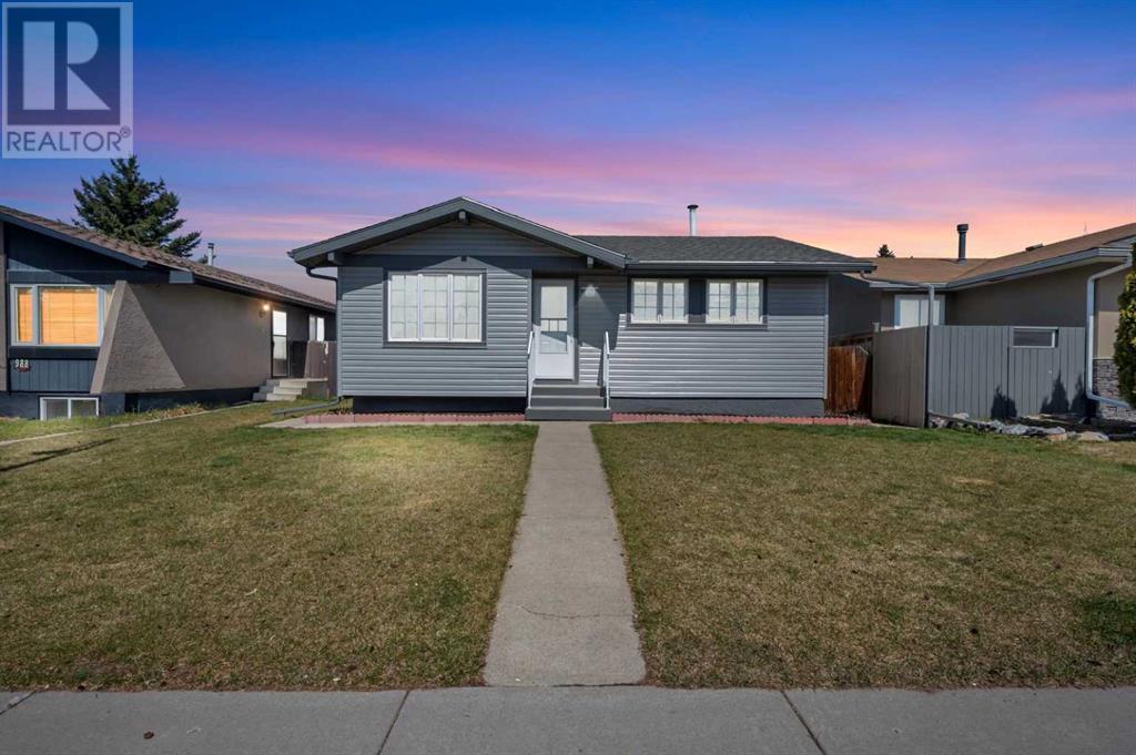 992 Madeira Way Ne, Calgary, Alberta  T2A 5T2 - Photo 1 - A2213982