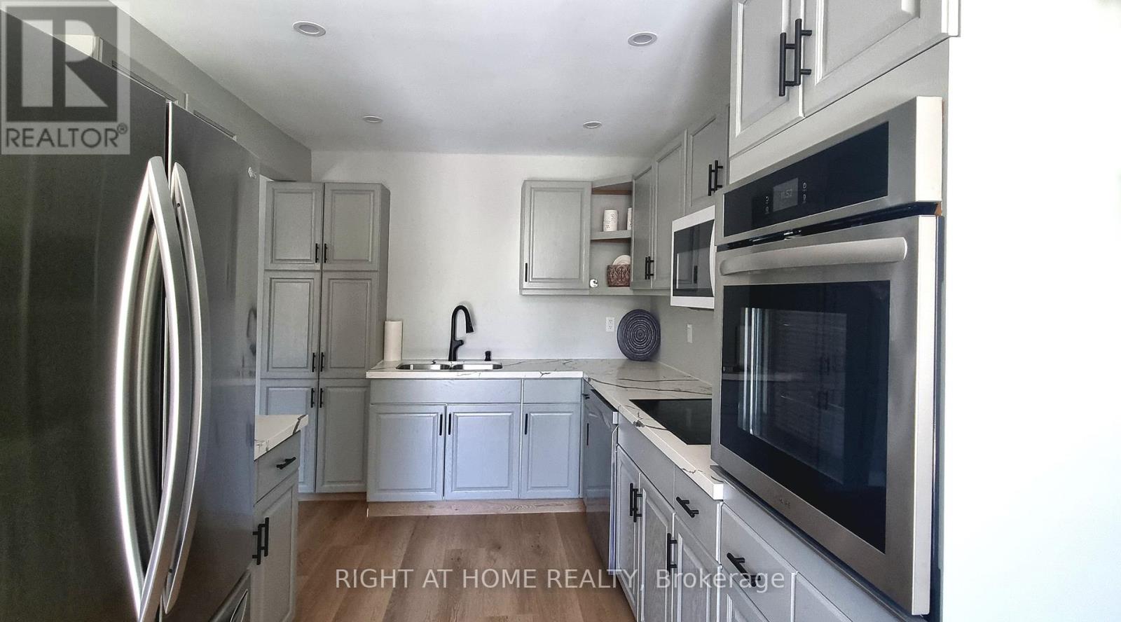 Property at 88 KIPLING PLACE image 2