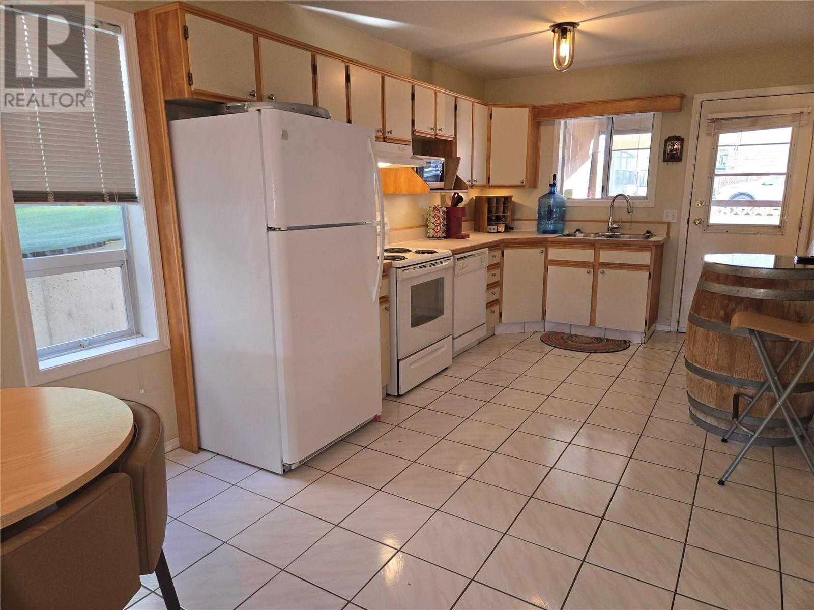 6015 Maple Drive Unit# 1, Osoyoos, British Columbia  V0H 1V3 - Photo 5 - 10344025