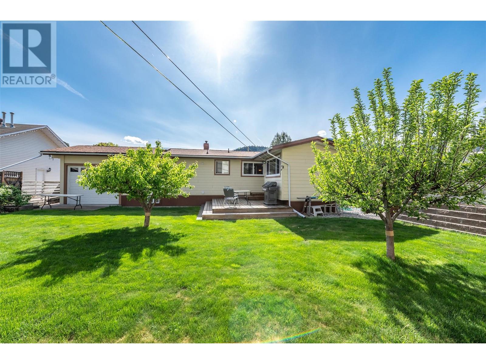 331 Juniper Avenue, Kaleden, British Columbia  V0H 1K0 - Photo 13 - 10347389
