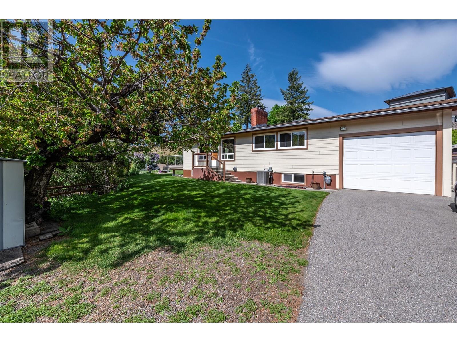 Property at 331 Juniper Avenue image 4