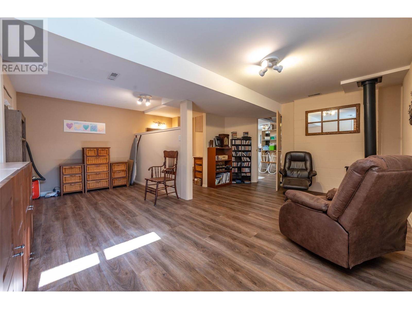 331 Juniper Avenue, Kaleden, British Columbia  V0H 1K0 - Photo 36 - 10347389