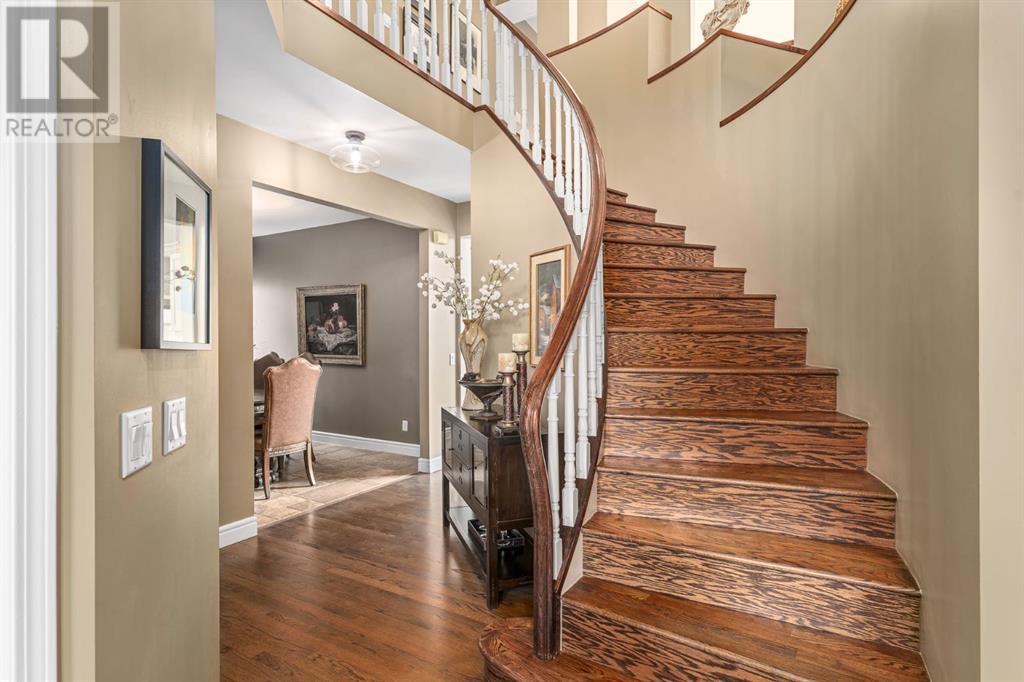 Property at 630 Riverview Place SE image 2