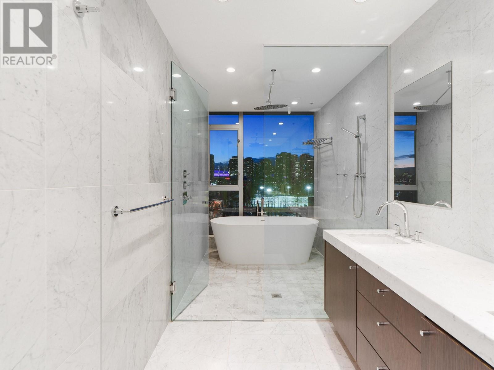 Listing Picture 18 of 32 : 801 221 UNION STREET, Vancouver / 溫哥華 - 魯藝地產 Yvonne Lu Group - MLS Medallion Club Member