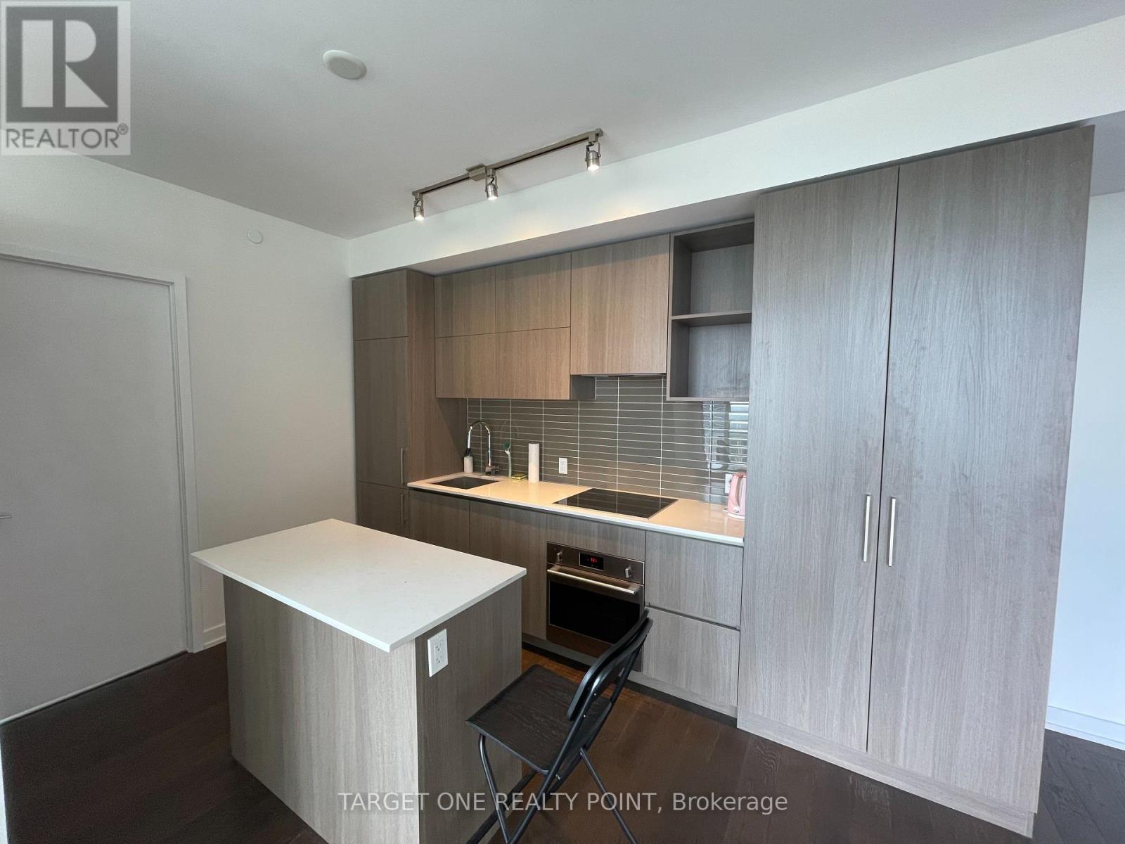 4311 - 1 Yorkville Avenue, Toronto, Ontario  M4W 1L1 - Photo 6 - C12140447