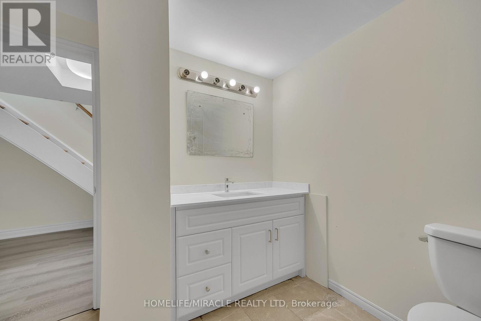 35 Bridge Street W, Belleville, Ontario  K8P 1H9 - Photo 18 - X12139426
