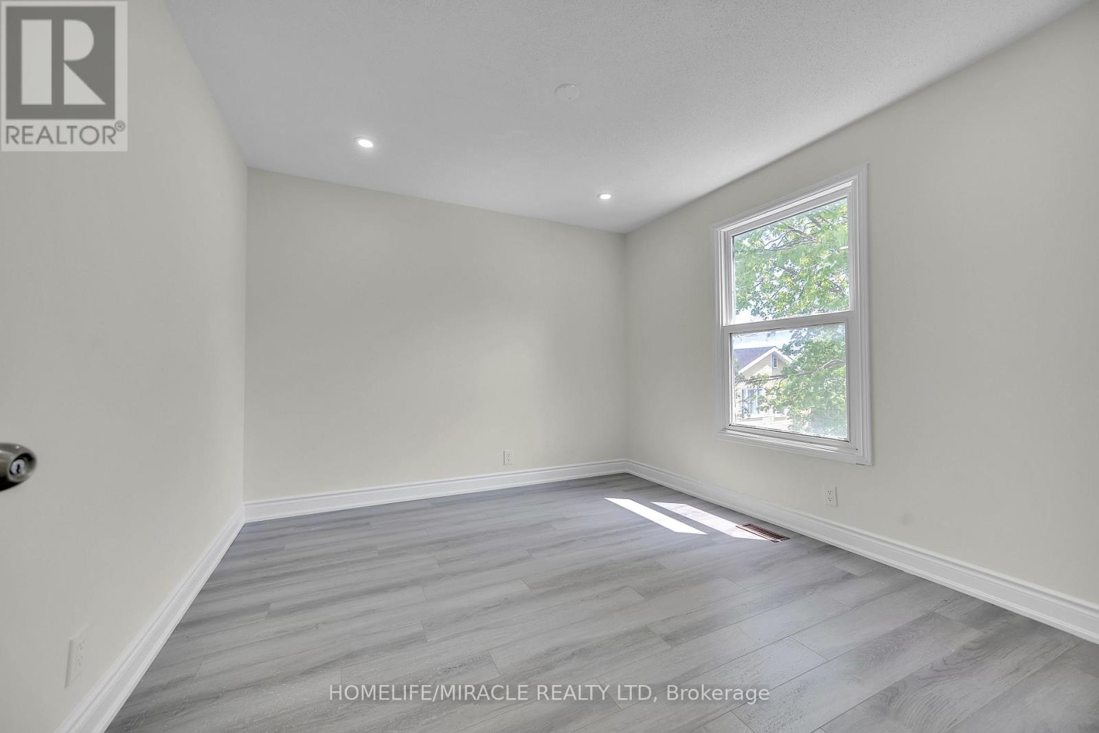 35 Bridge Street W, Belleville, Ontario  K8P 1H9 - Photo 25 - X12139426