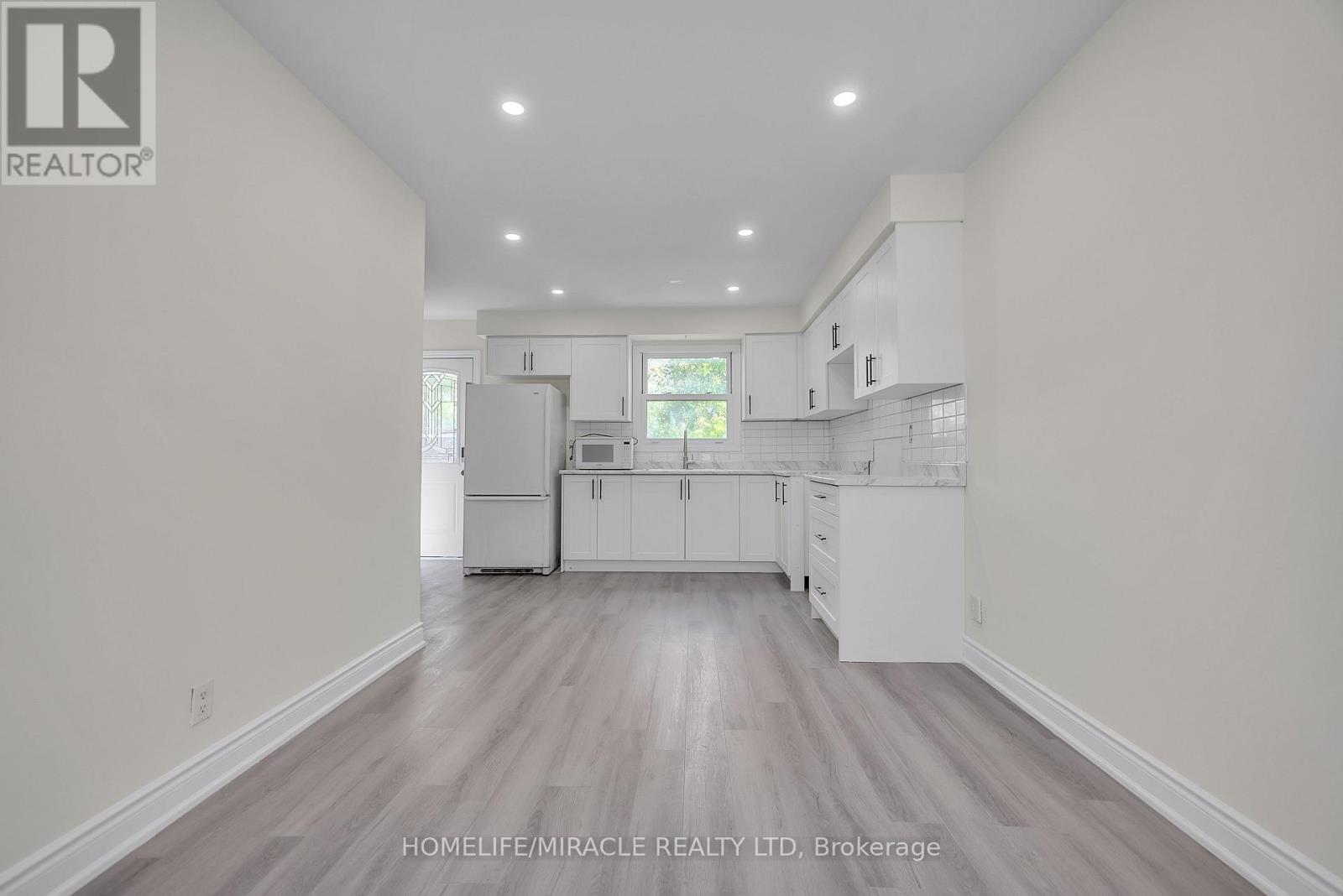 35 Bridge Street W, Belleville, Ontario  K8P 1H9 - Photo 11 - X12139426