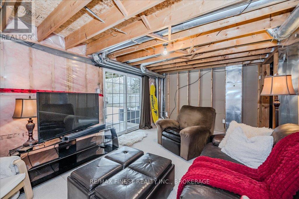 212 Summerfield Drive, Guelph, Ontario  N1L 1L3 - Photo 36 - X12043565