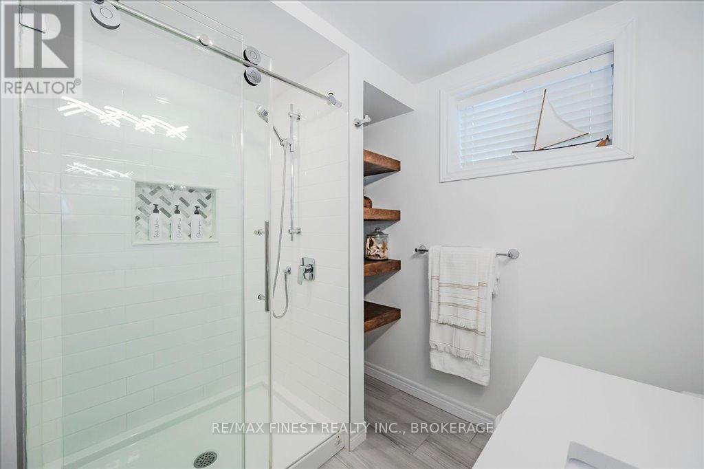 212 Summerfield Drive, Guelph, Ontario  N1L 1L3 - Photo 38 - X12043565