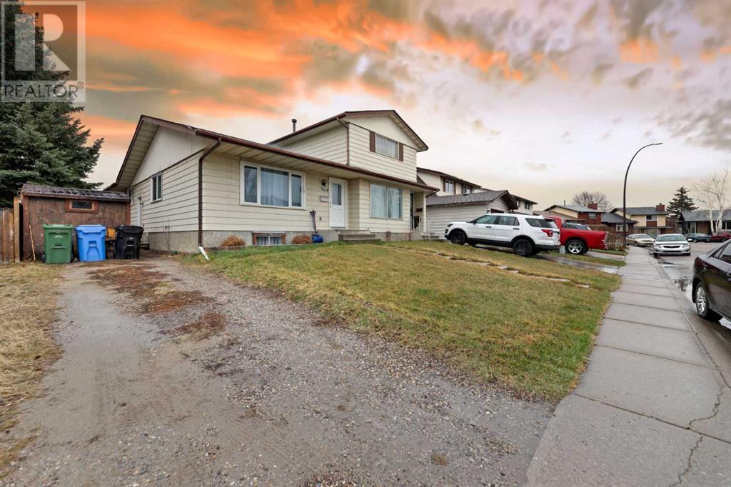 Property at 565 ABOYNE Crescent NE image 2