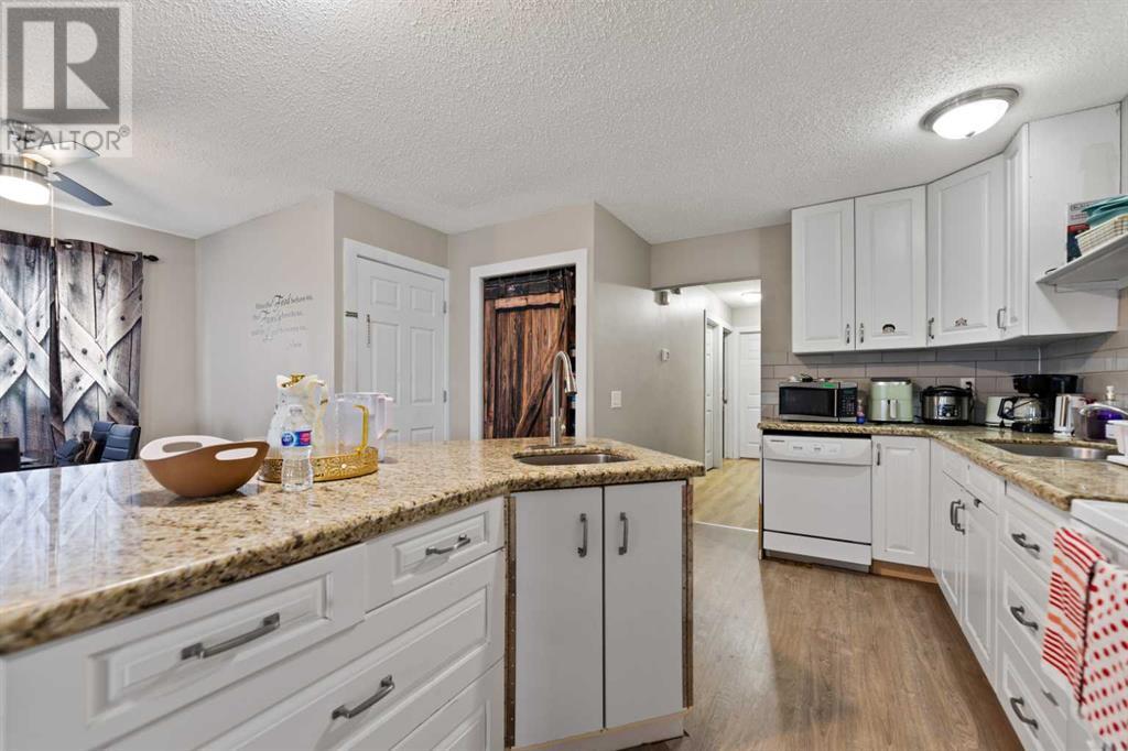 565 Aboyne Crescent Ne, Calgary, Alberta  T2A 5Y7 - Photo 13 - A2214366