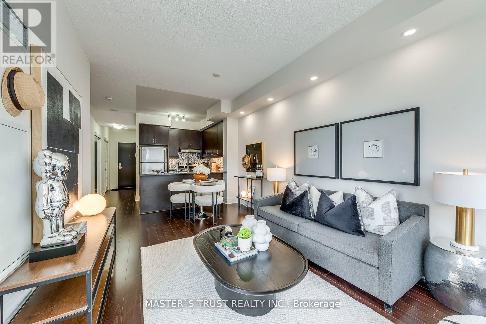 513 - 8110 Birchmount Road, Markham, Ontario  L6G 0E3 - Photo 1 - N12140472