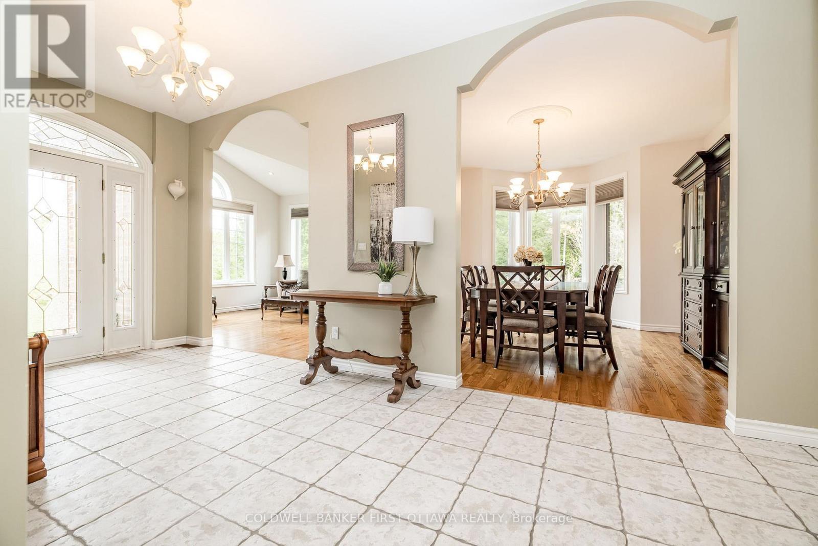 12 Carlisle Circle, Ottawa, Ontario  K0A 1B0 - Photo 5 - X12140473