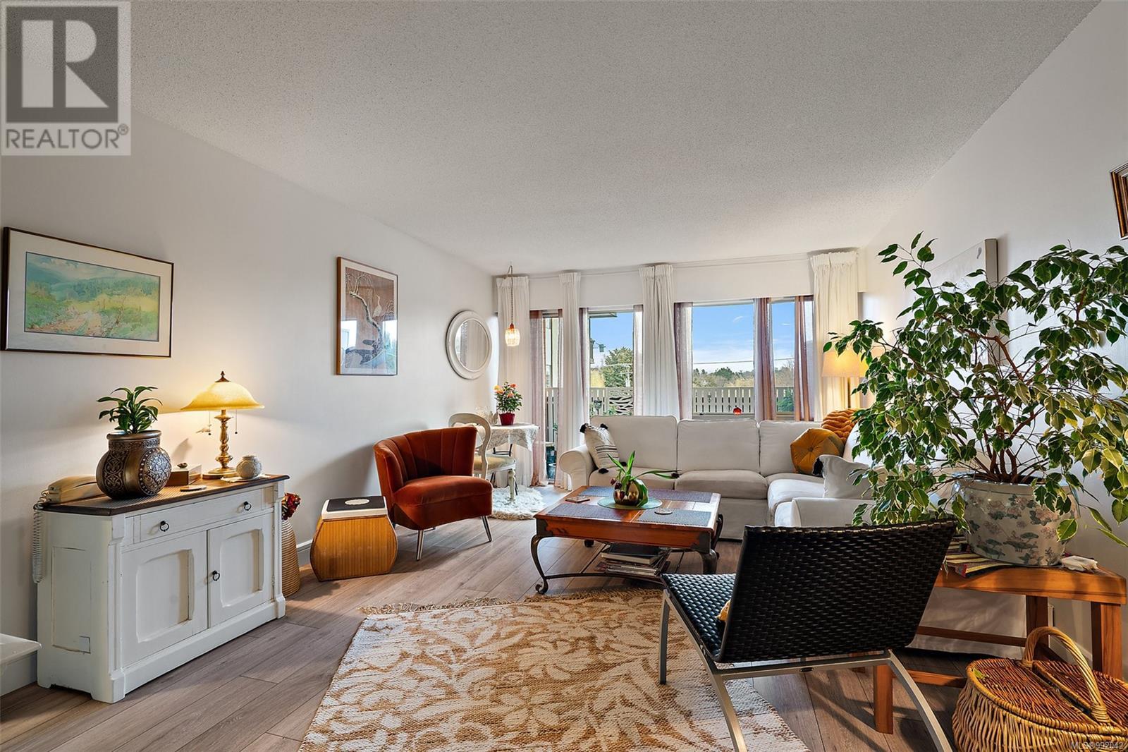 Property at 314 964 Heywood Ave image 1
