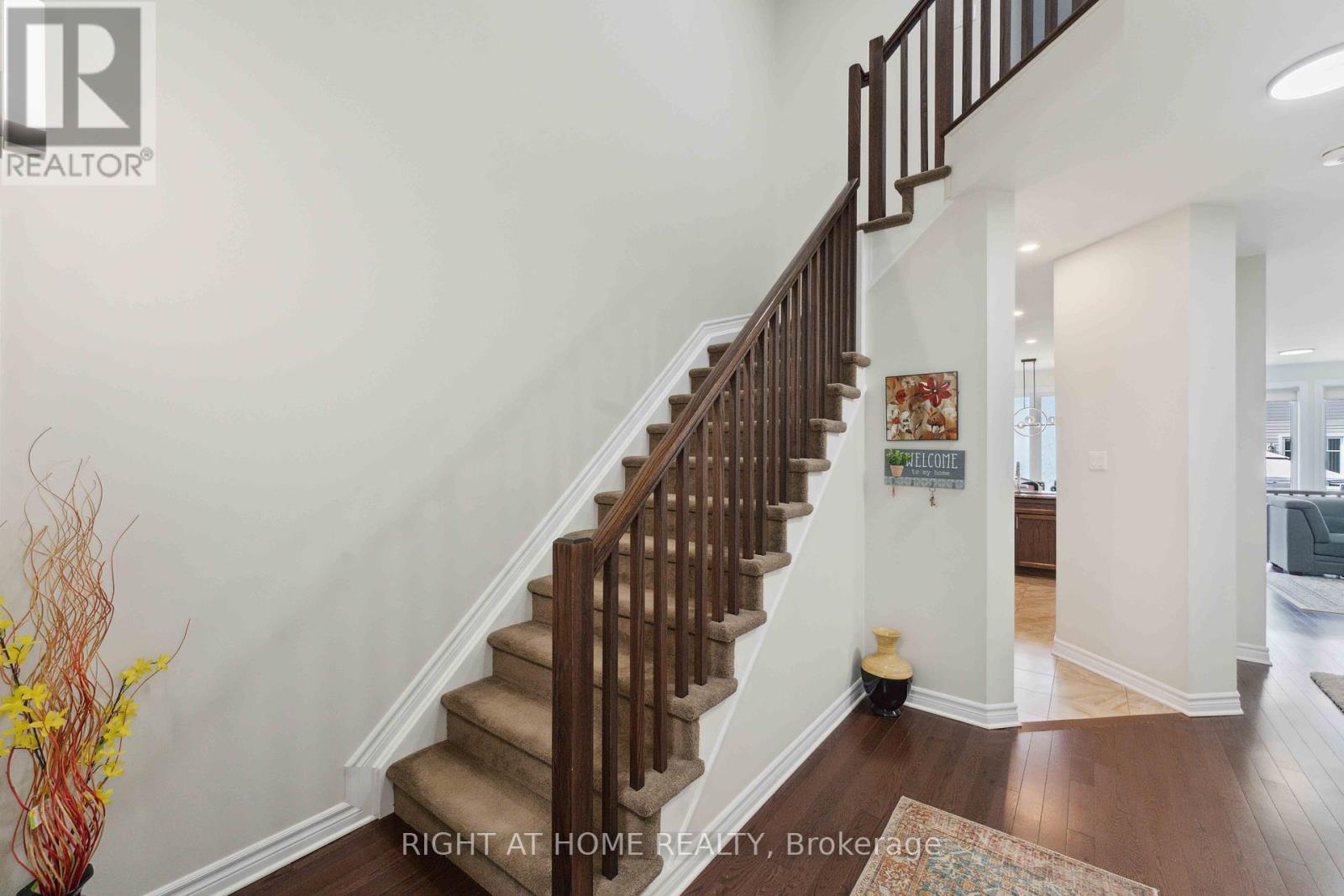 819 Miikana Road, Ottawa, Ontario  K1X 0G5 - Photo 4 - X12140489
