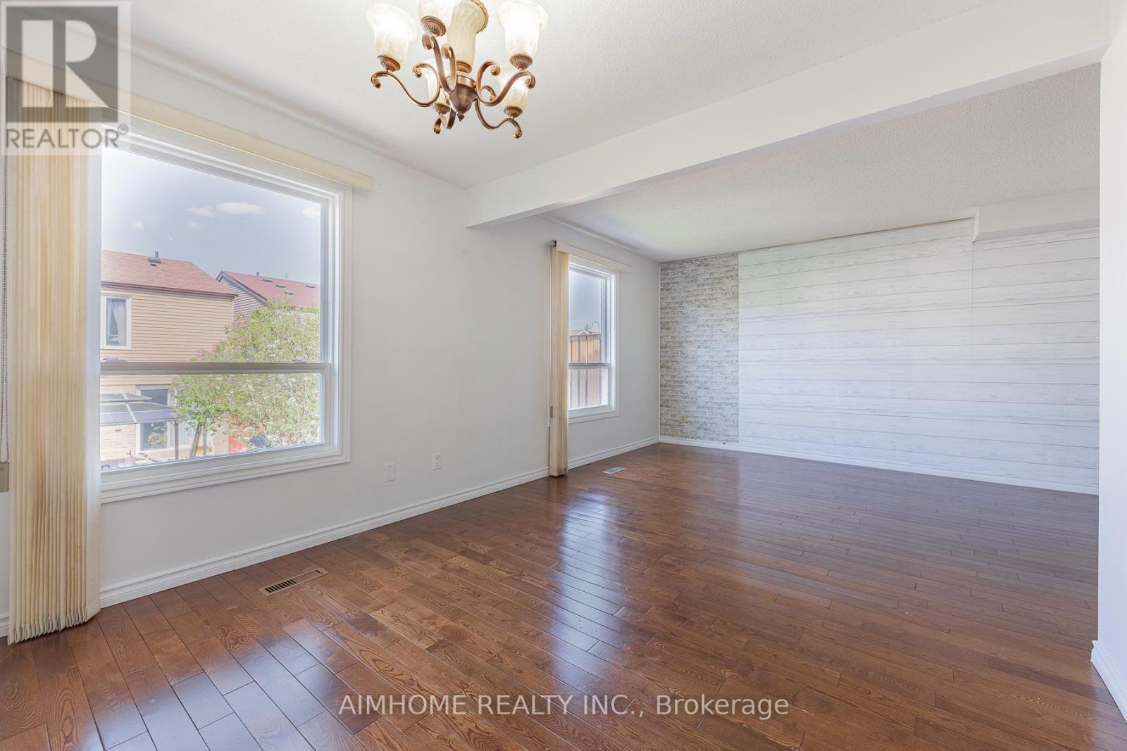 92 Bay Hill Drive, Vaughan, Ontario  L4K 1G9 - Photo 11 - N12140485