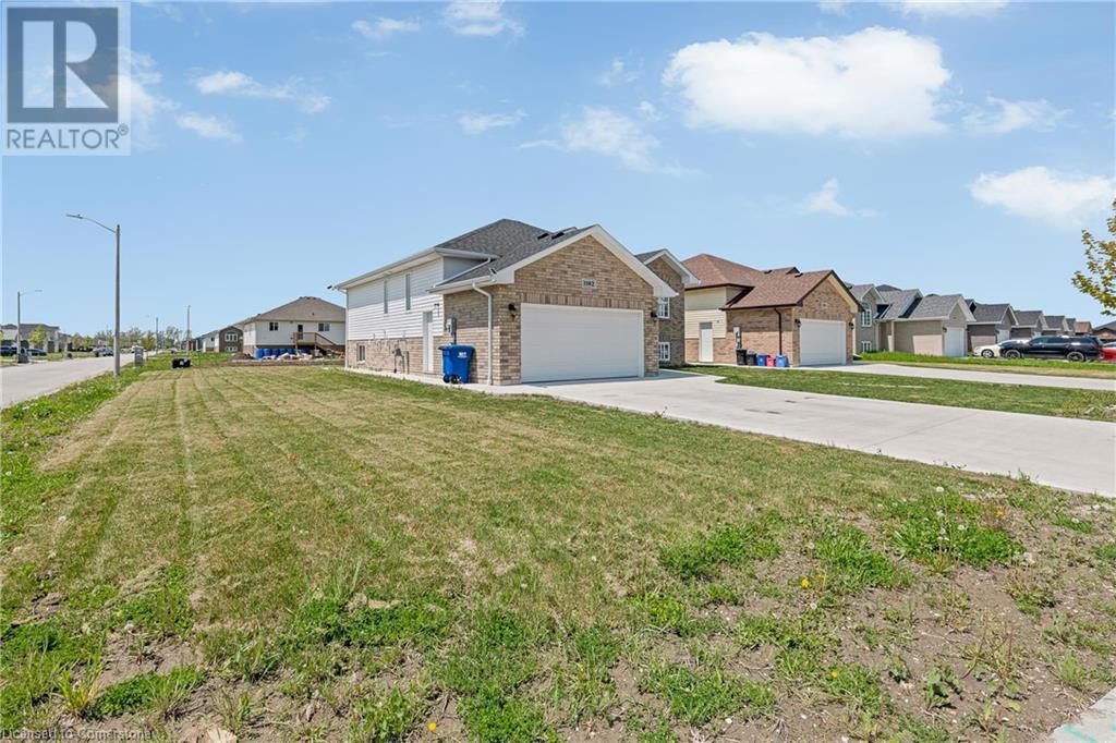 Property at 1102 ASPEN RIDGE Crescent image 2