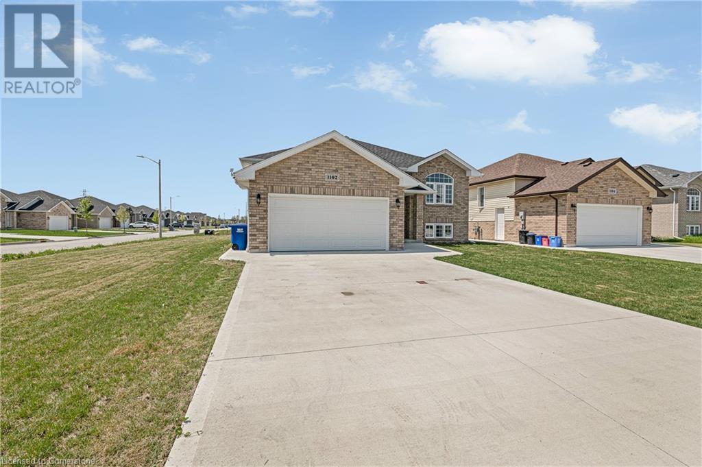 Property at 1102 ASPEN RIDGE Crescent image 4